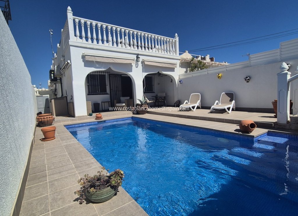 Re-salg - Semi - Detached Villa - Villamartin - Costa Blanca