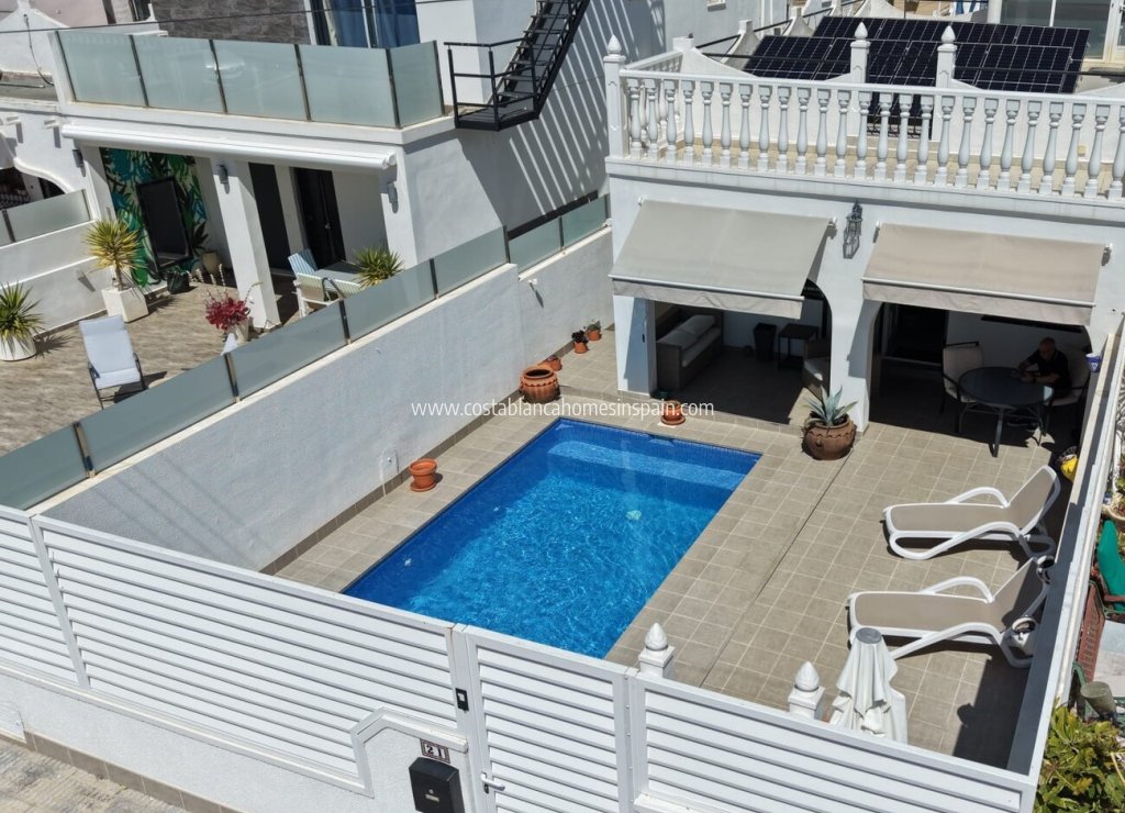 Re-salg - Semi - Detached Villa - Villamartin - Costa Blanca