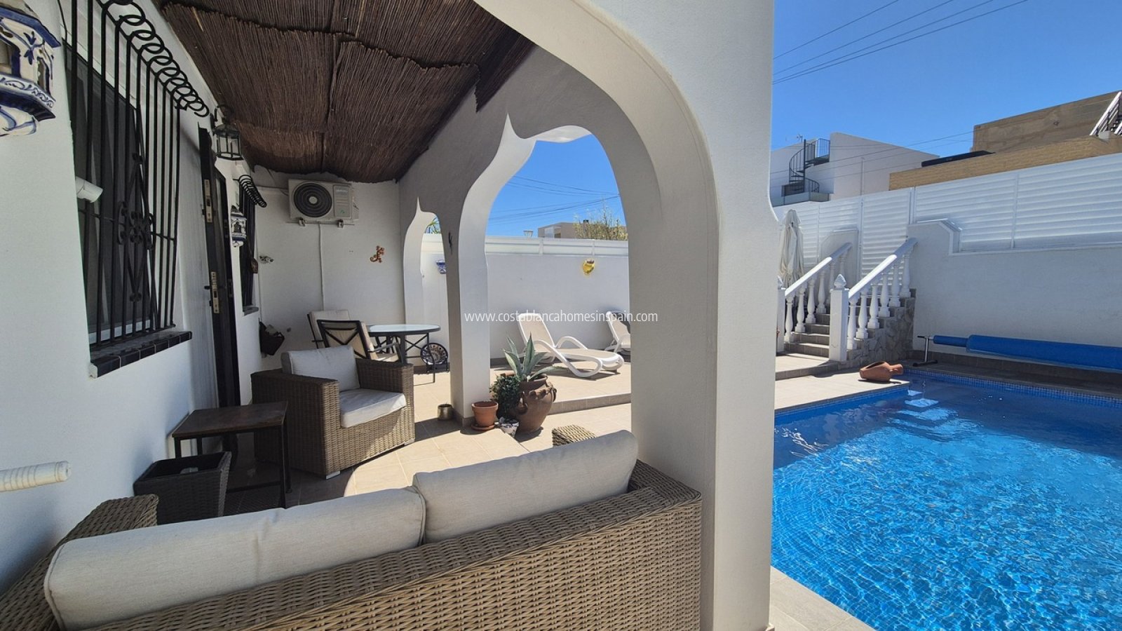 Re-salg - Semi - Detached Villa - Villamartin - Costa Blanca