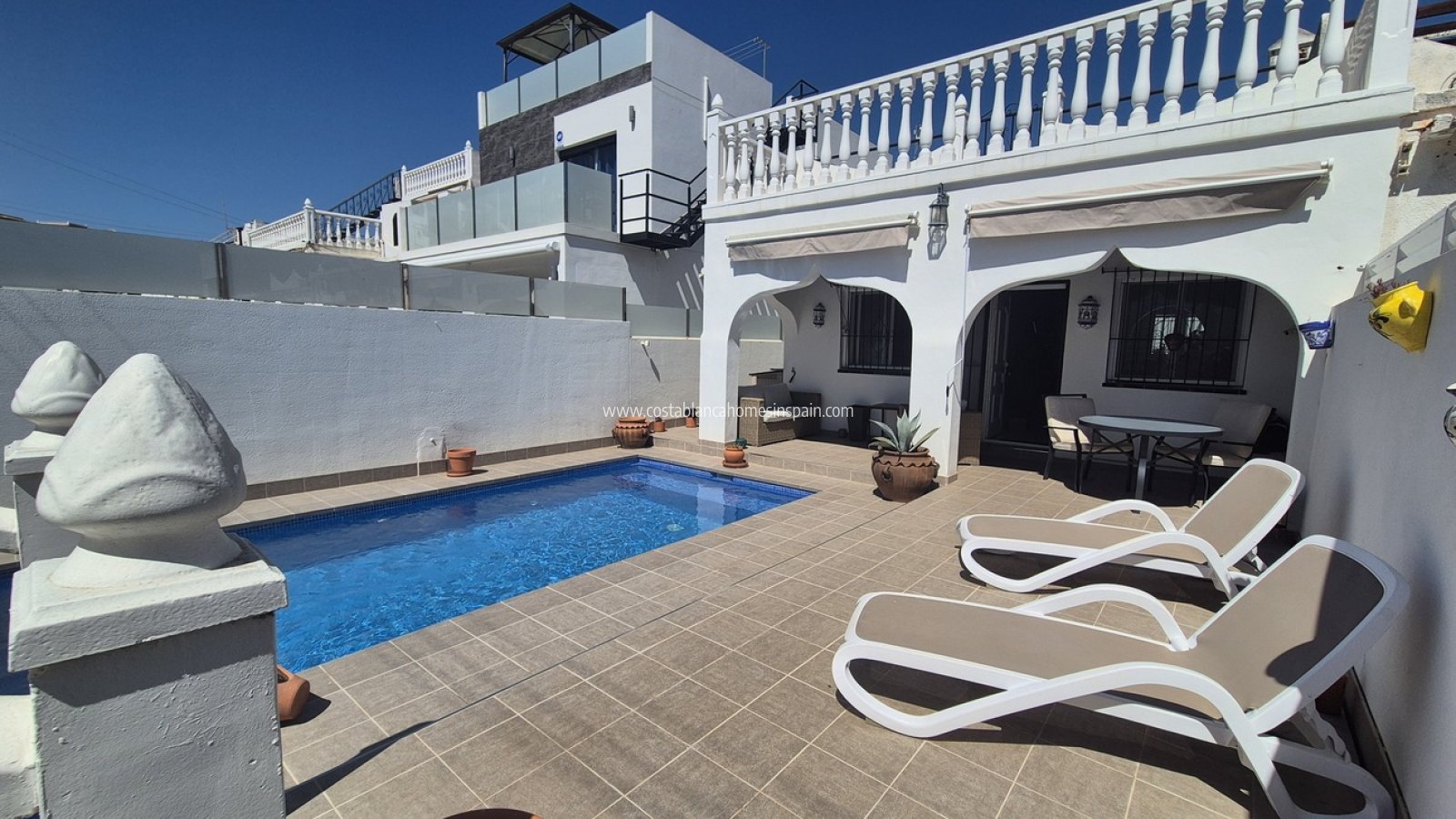 Re-salg - Semi - Detached Villa - Villamartin - Costa Blanca
