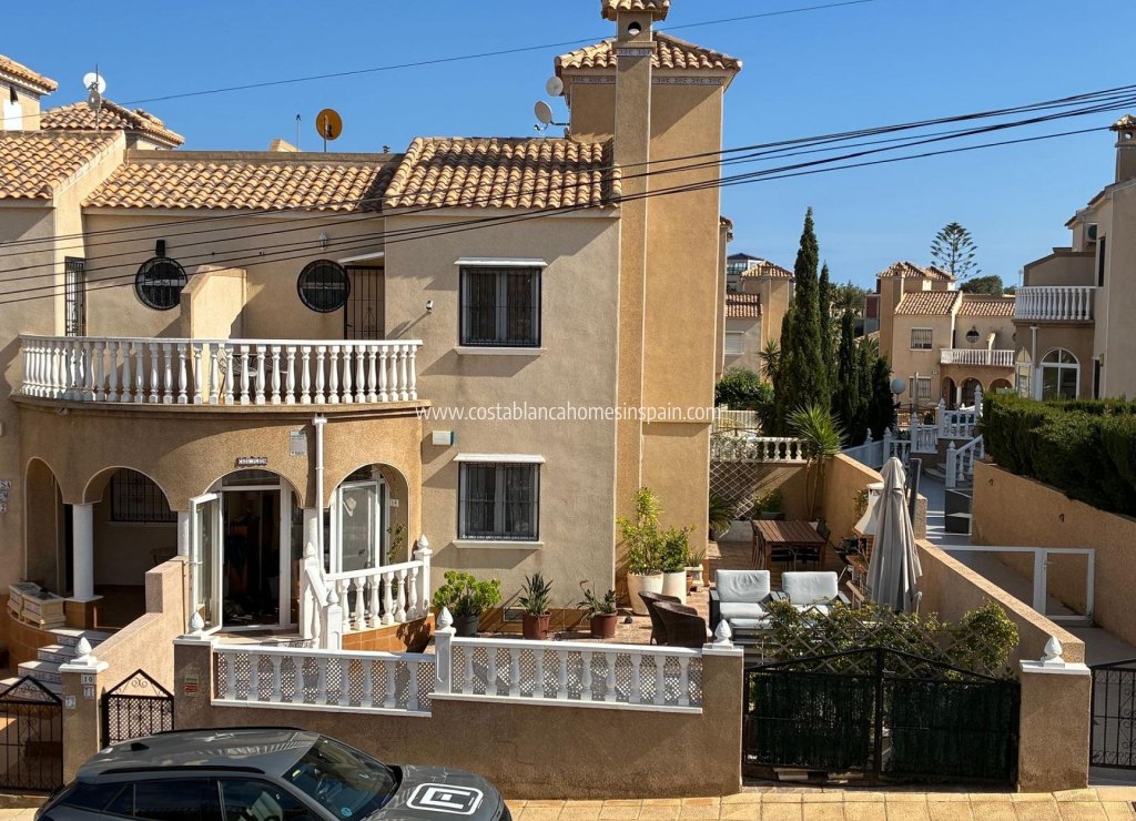 Re-salg - Semi - Detached Villa - Villamartin