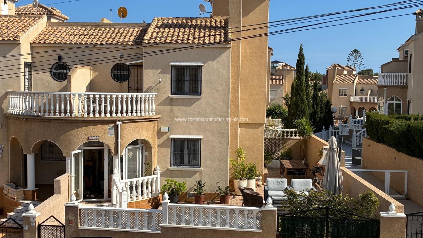 Re-salg - Semi - Detached Villa - Villamartin