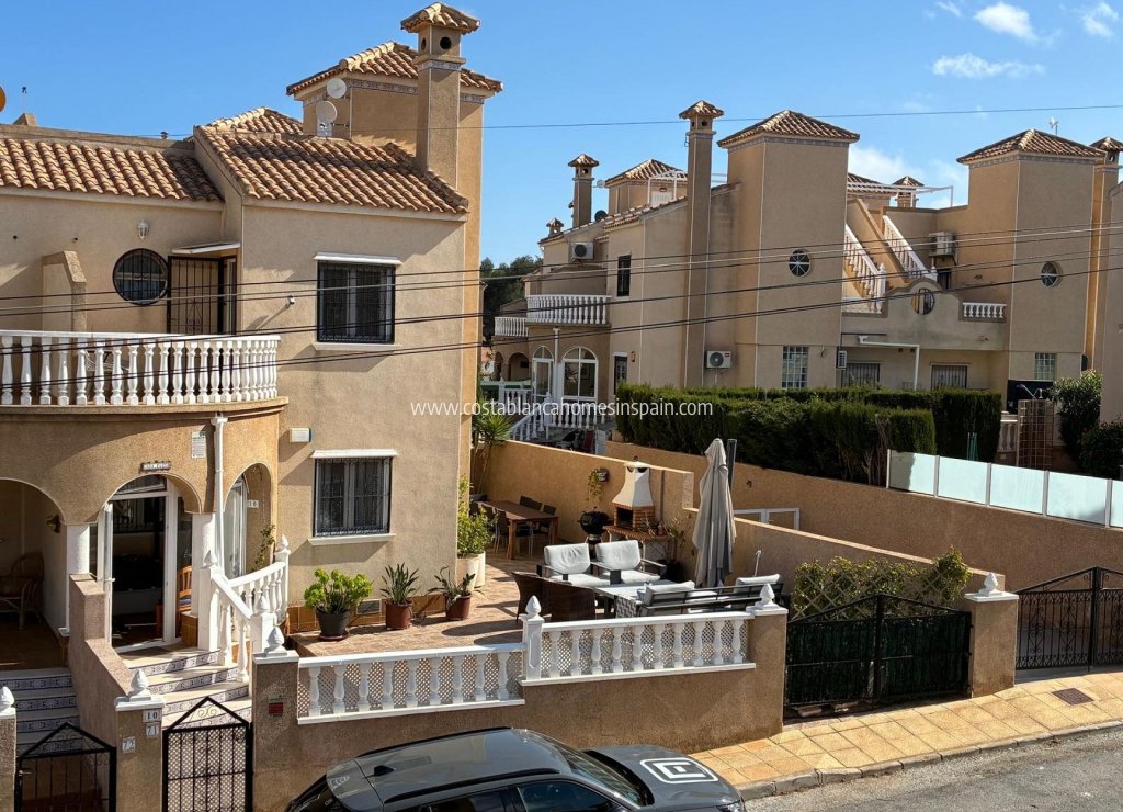 Re-salg - Semi - Detached Villa - Villamartin