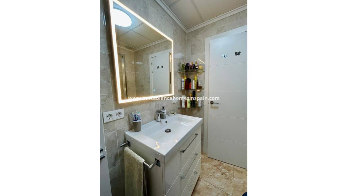 Re-salg - Townhouse - Torrevieja - Urbanización San Luis