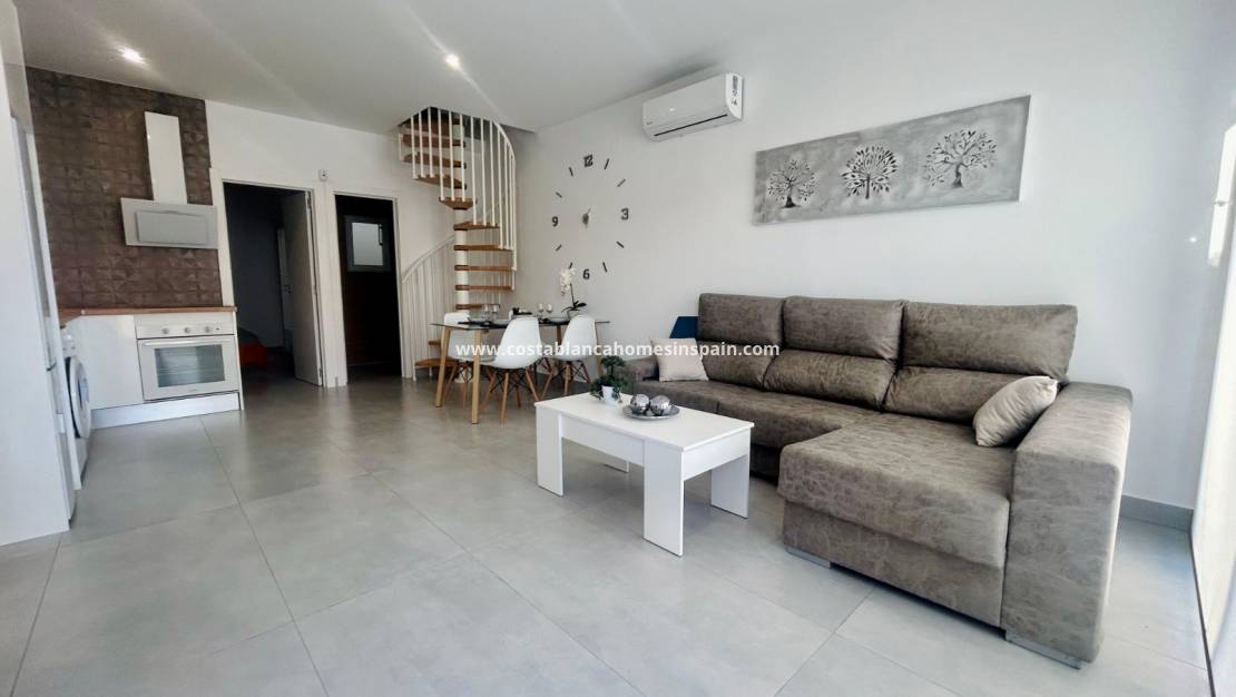 Re-salg - Townhouse - Torrevieja - Urbanización San Luis