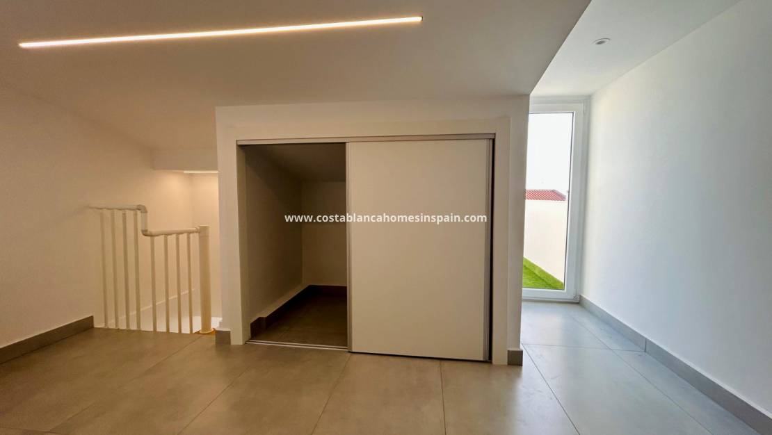 Re-salg - Townhouse - Torrevieja - Urbanización San Luis