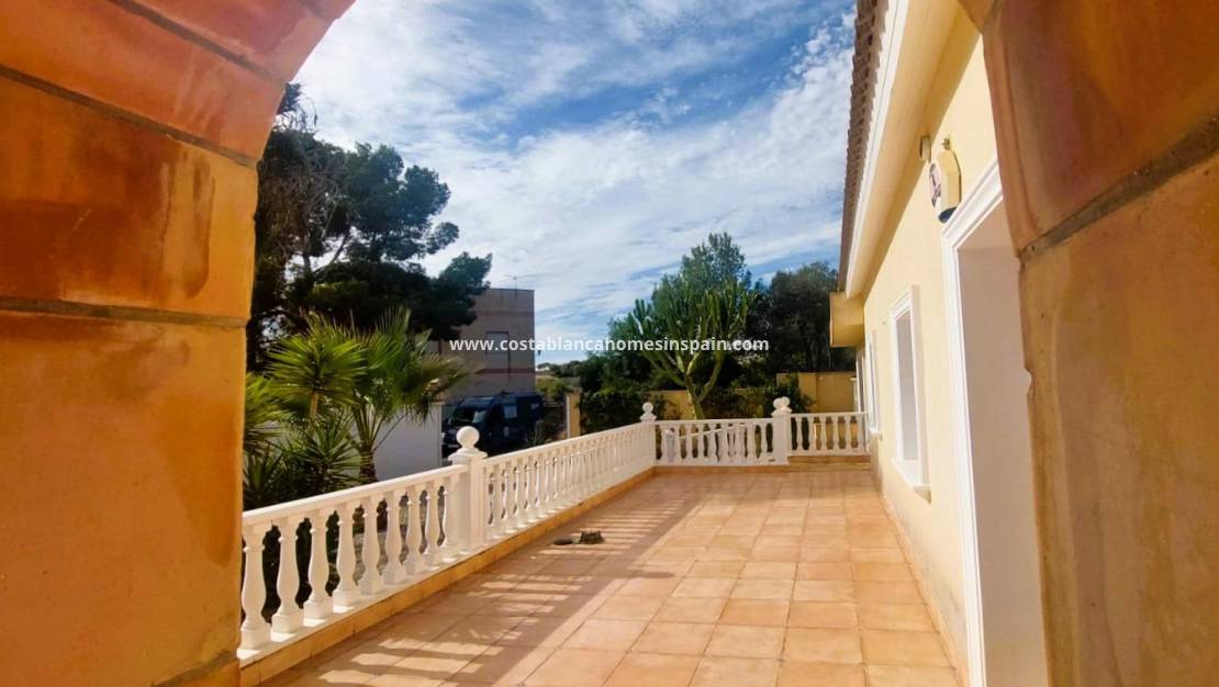 Re-salg - Villa - Orihuela Costa - Las Filipinas