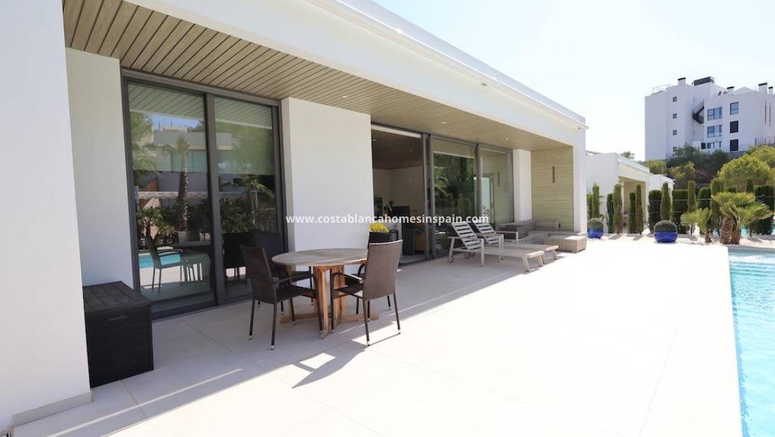 Re-salg - Villa - Orihuela - Las Colinas Golf