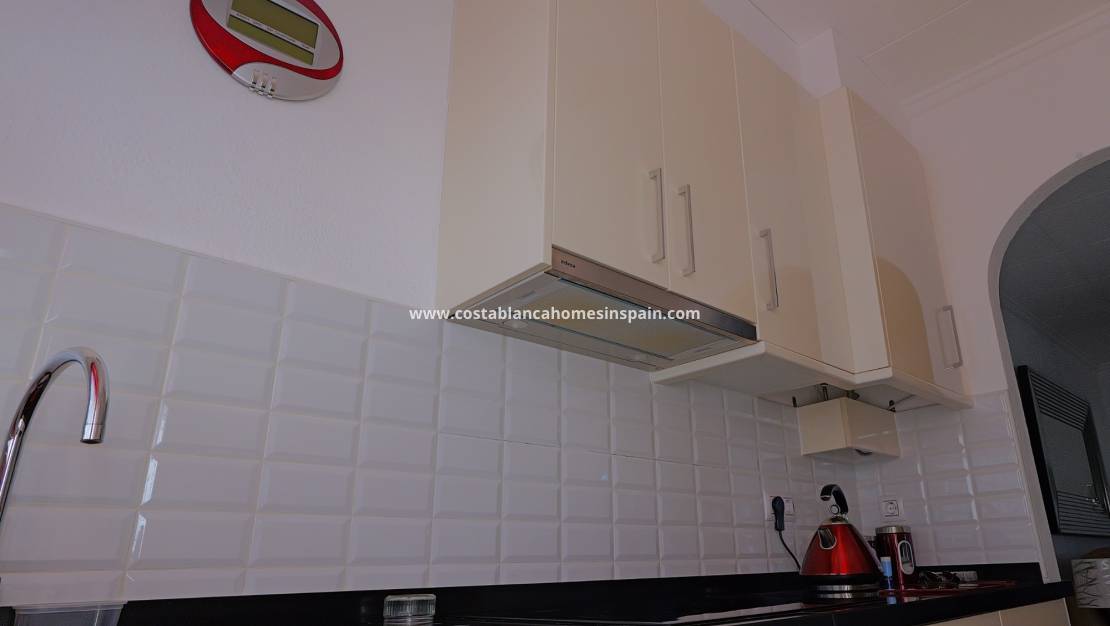 Re-salg - villa - Torrevieja - Urbanización San Luis