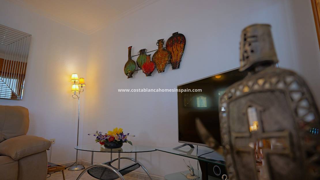 Re-salg - villa - Torrevieja - Urbanización San Luis