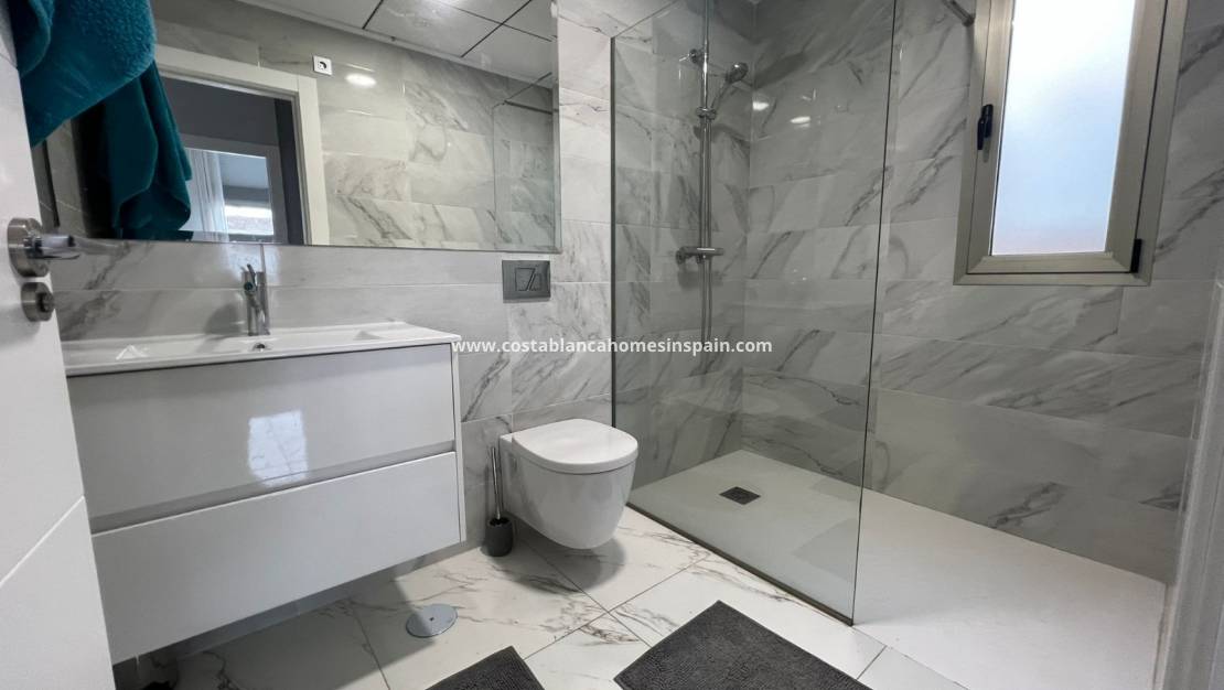 Re-salg -  - Villamartin