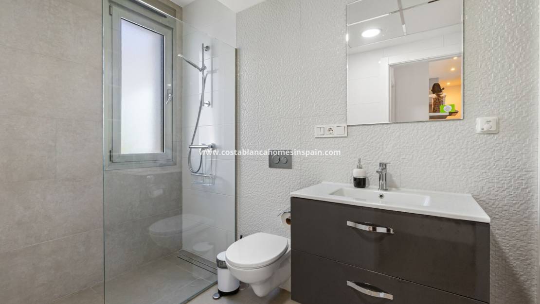 Re-salg -  - Villamartin