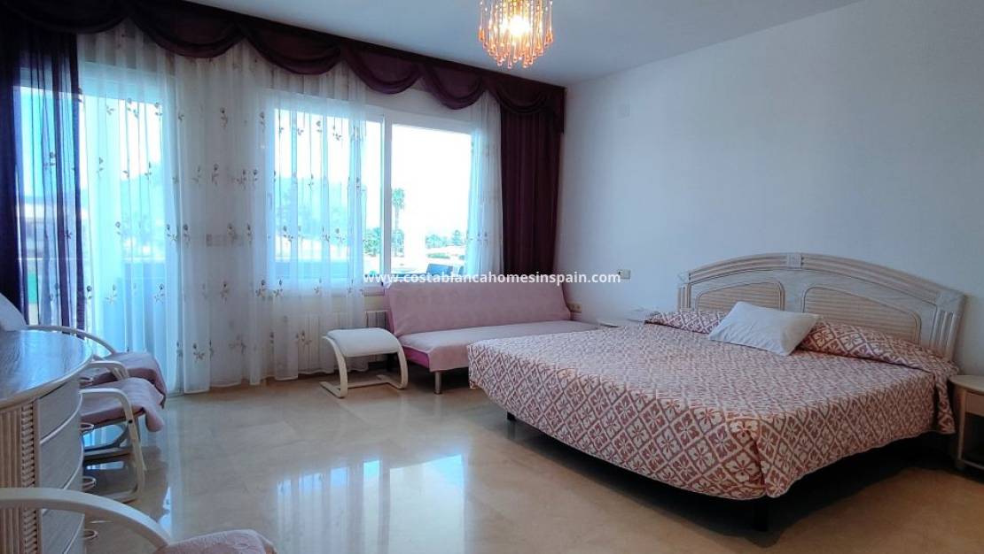 Resale -  - Albir