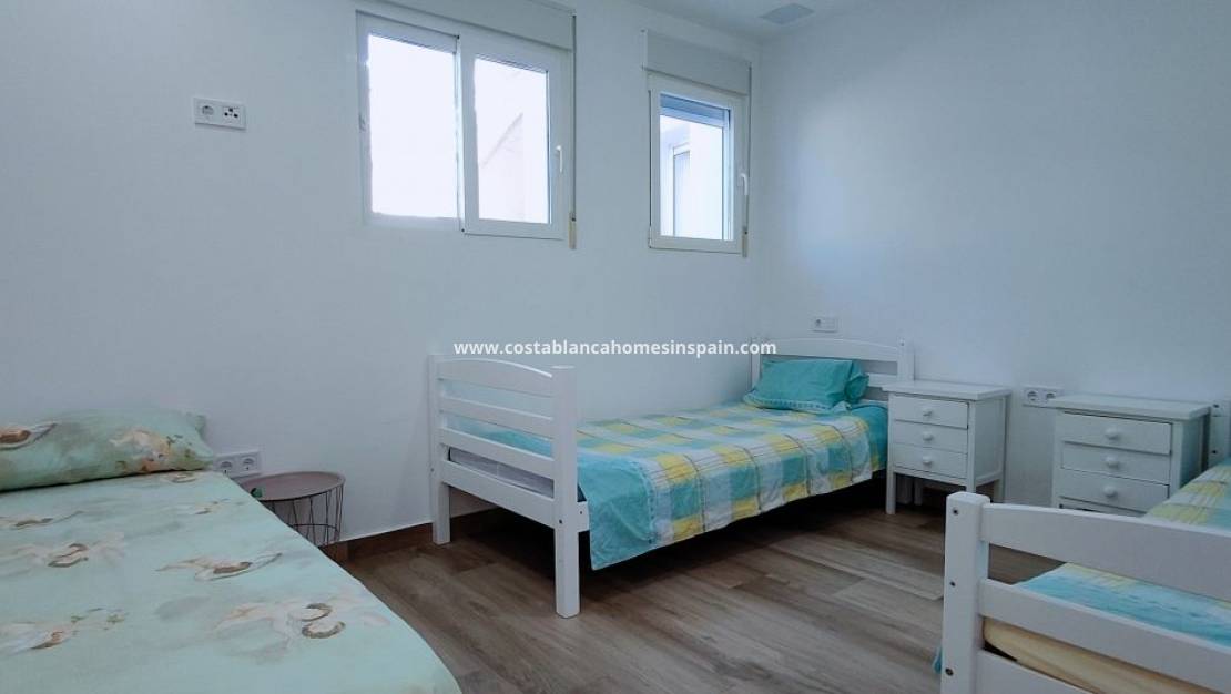 Resale -  - Albir