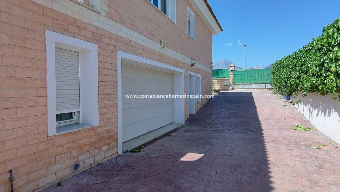 Resale -  - Albir