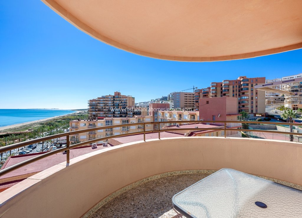 Resale - Apartment - Arenales del sol - Segunda linea playa