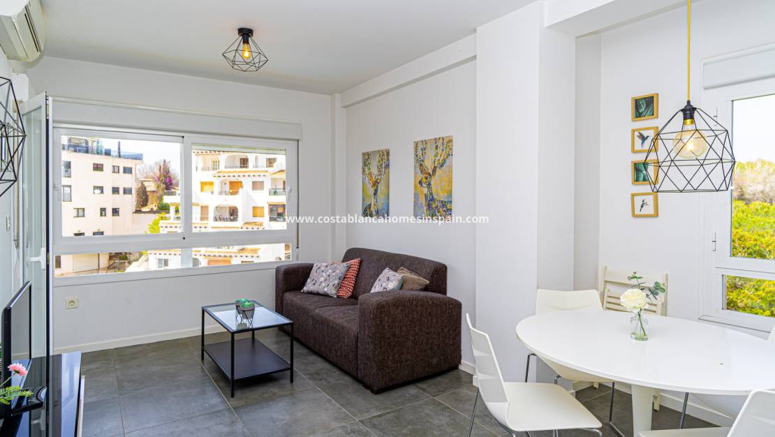 Resale - Apartment - Campoamor