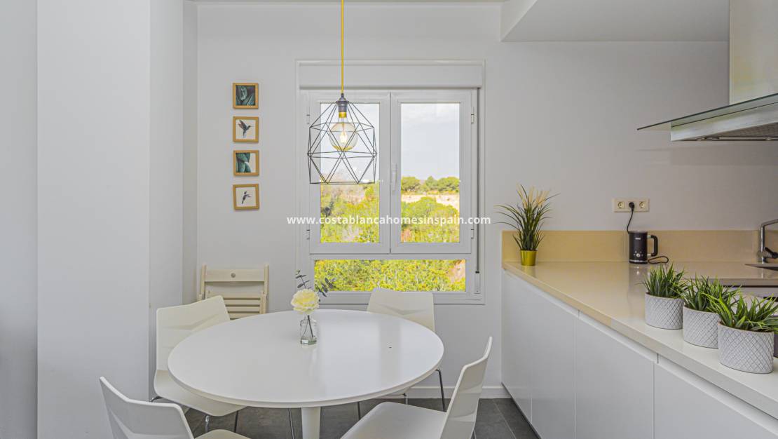 Resale - Apartment - Campoamor