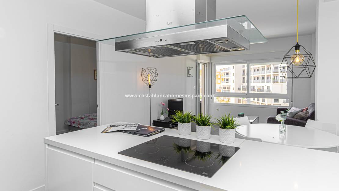 Resale - Apartment - Campoamor