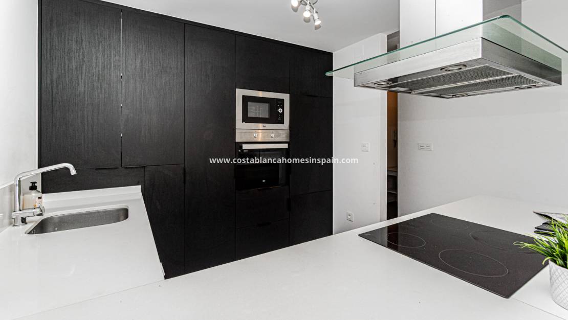 Resale - Apartment - Campoamor