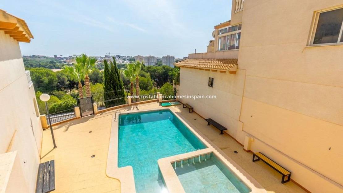 Resale - Apartment - Campoamor