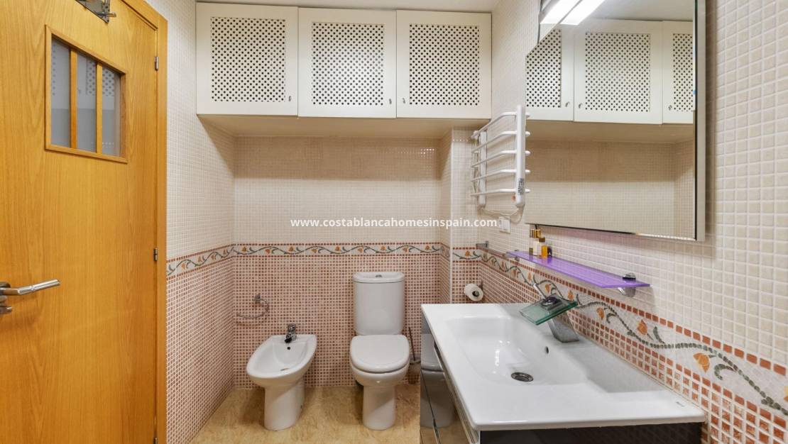 Resale - Apartment - Campoamor