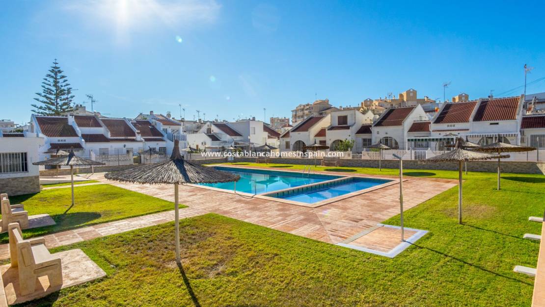 Resale - Apartment / flat - Torrevieja - Playa de los Locos