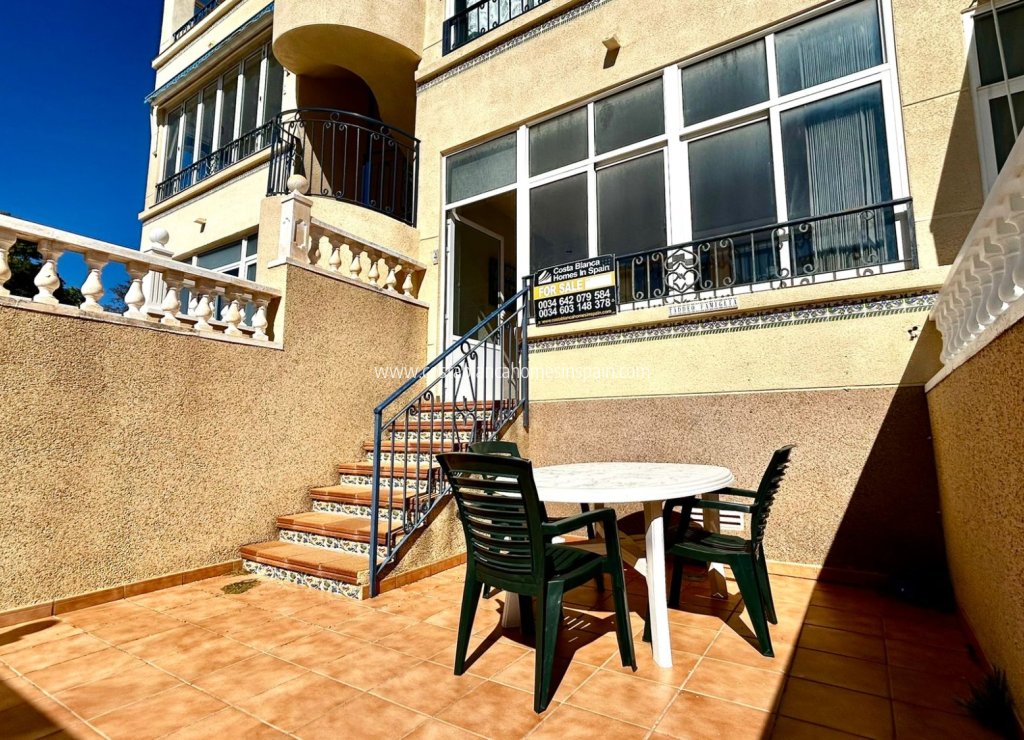 Resale - Apartment - Los Altos