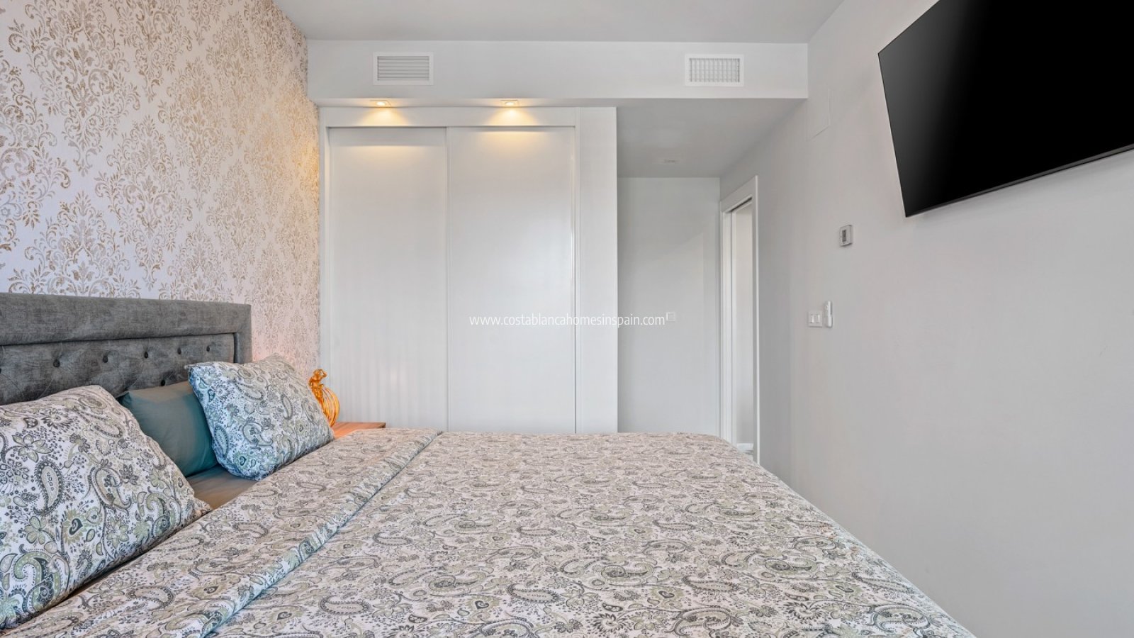 Resale - Apartment - Los Altos