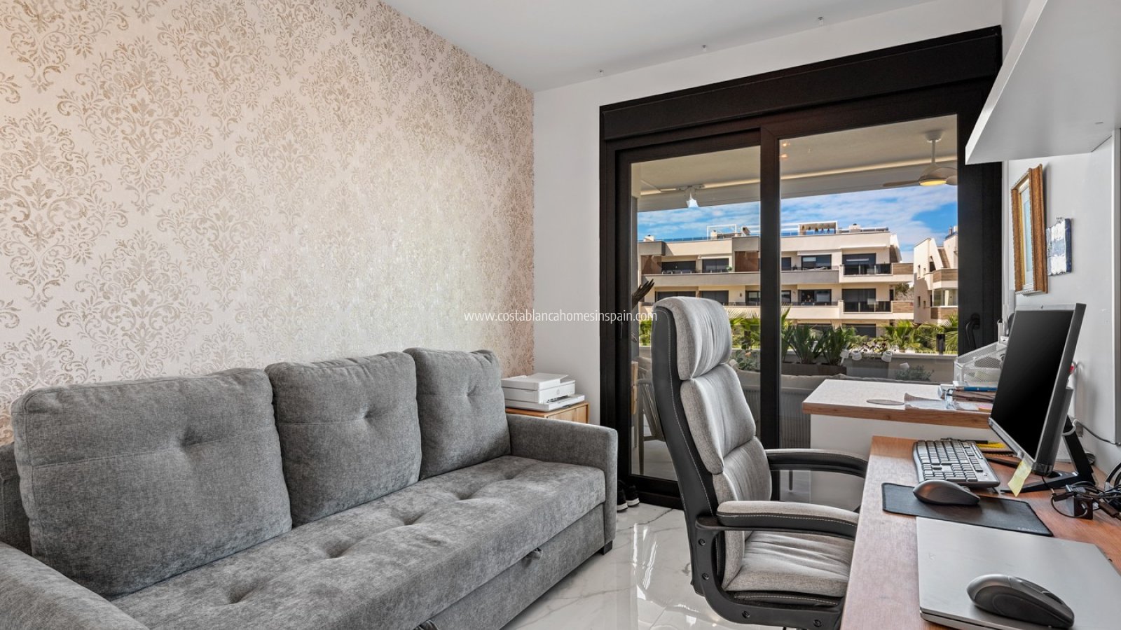 Resale - Apartment - Los Altos