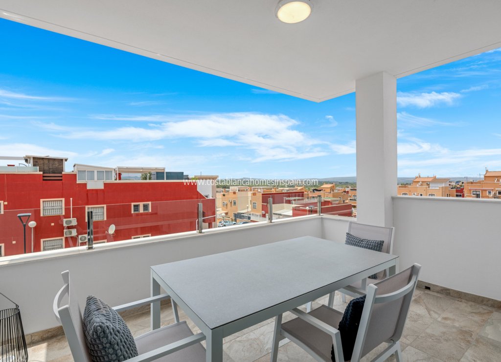 Resale - Apartment - Los Altos
