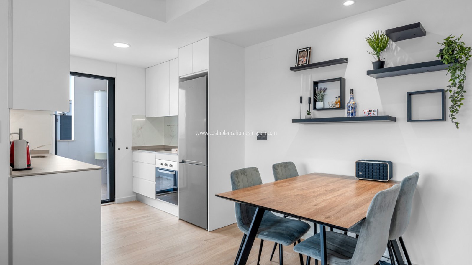 Resale - Apartment - Los Altos