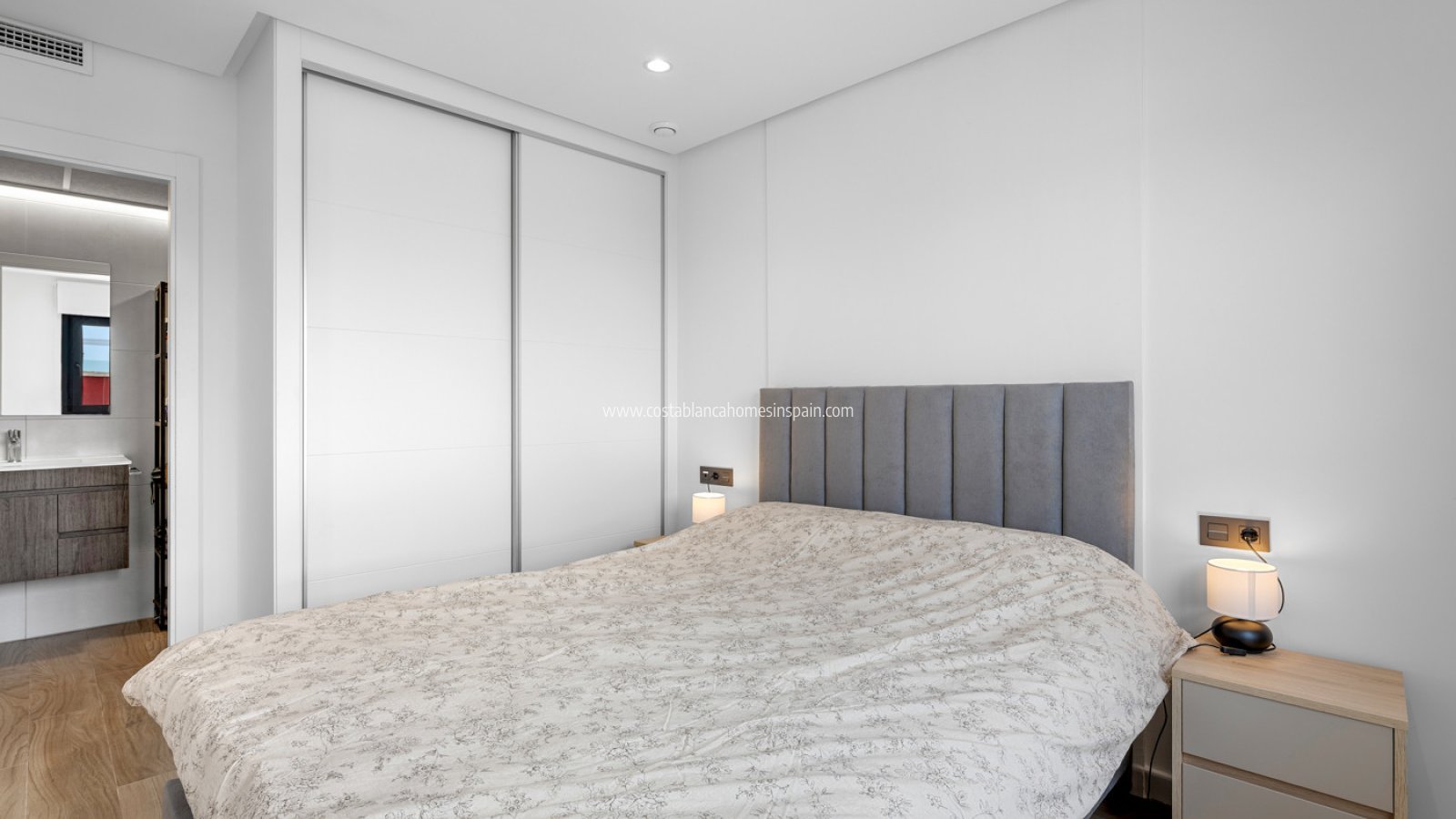 Resale - Apartment - Los Altos