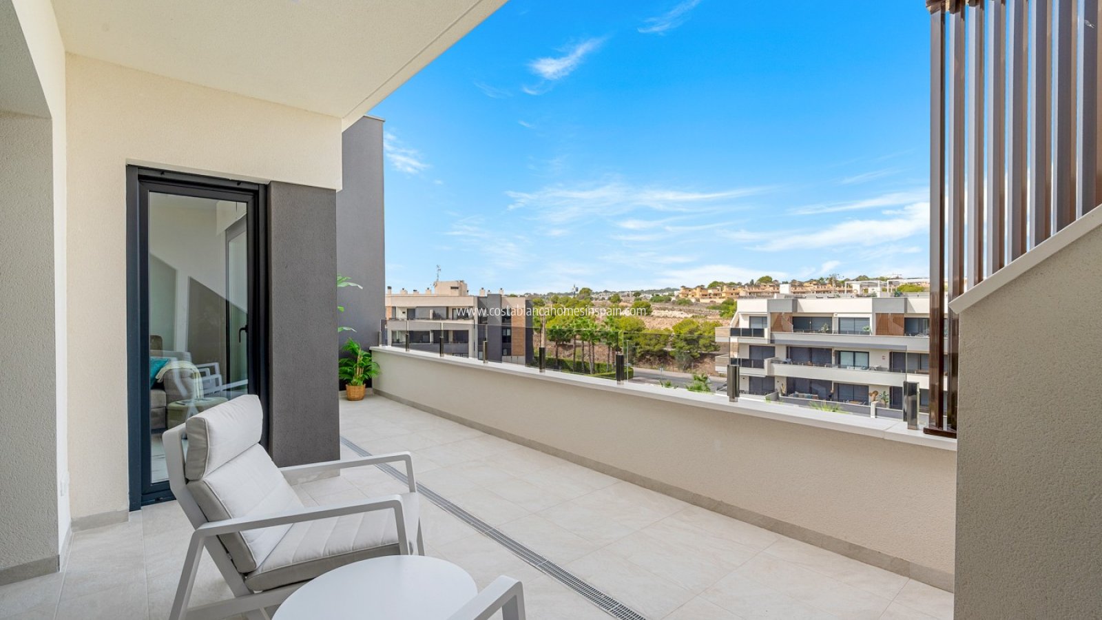 Resale - Apartment - Los Altos