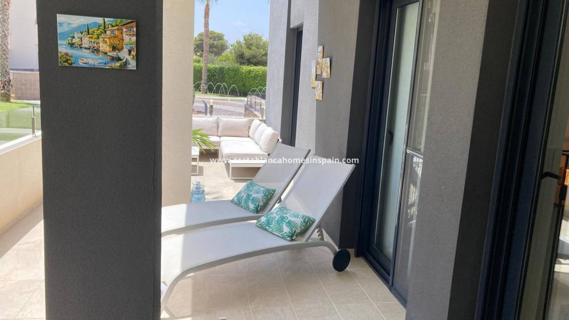 Resale - Apartment - Los Altos