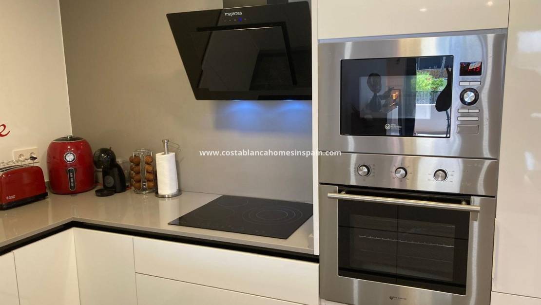 Resale - Apartment - Los Altos