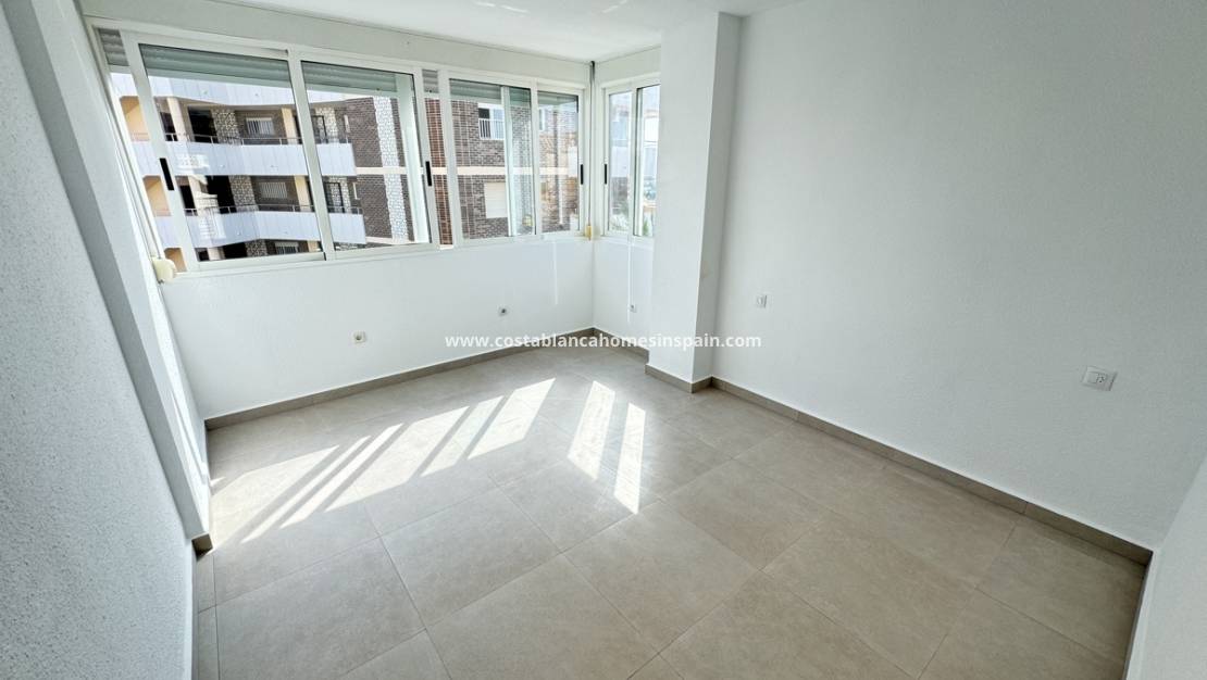 Resale - Apartment - Orihuela Costa - La Zenia