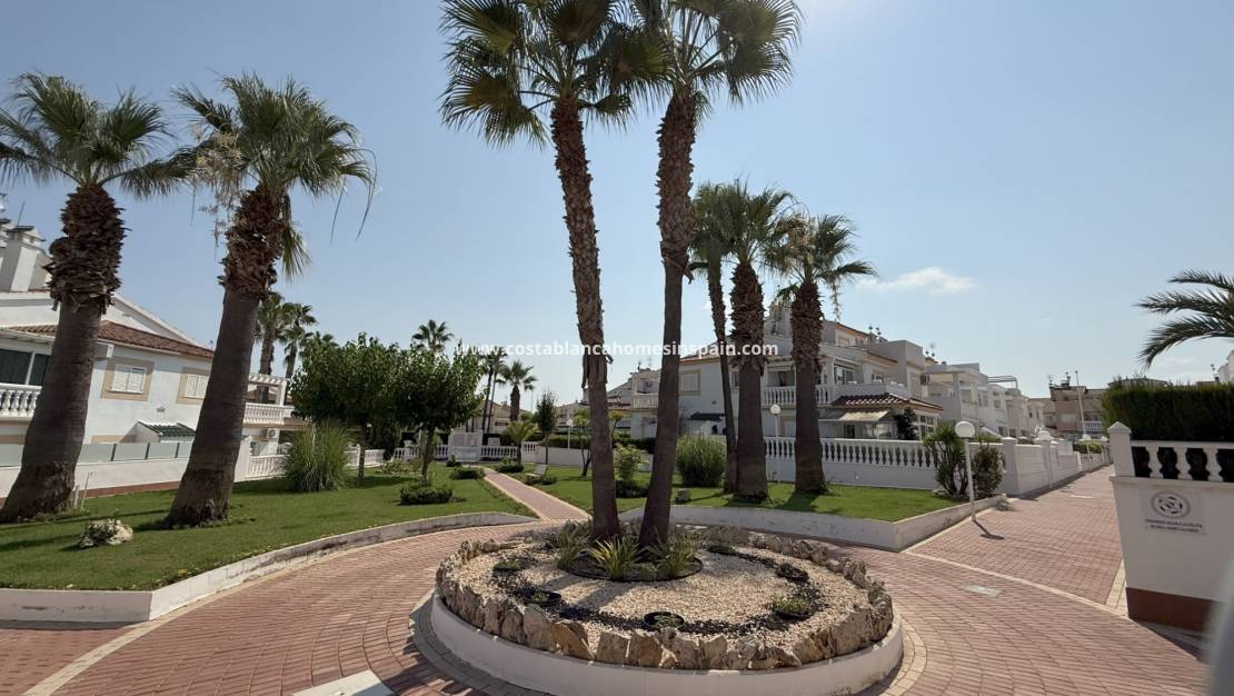 Resale - Apartment - Orihuela Costa - La Zenia