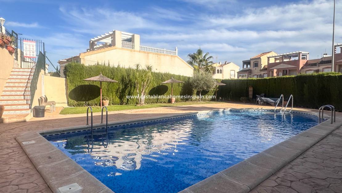 Resale - Apartment - Orihuela Costa - Villamartin Golf