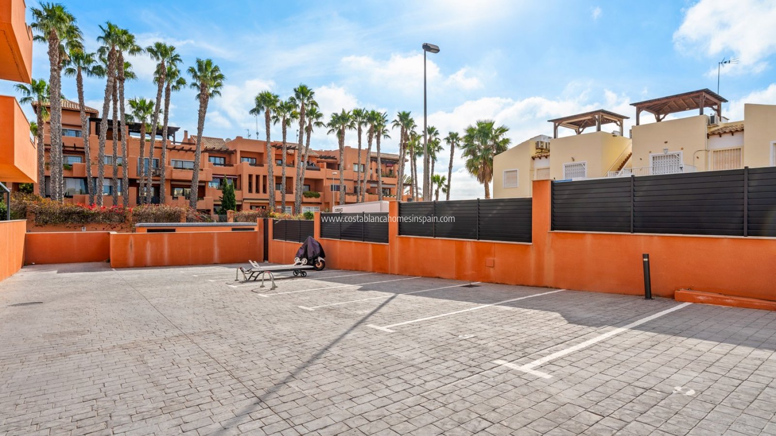 Resale - Apartment - Orihuela Costa - Villamartín