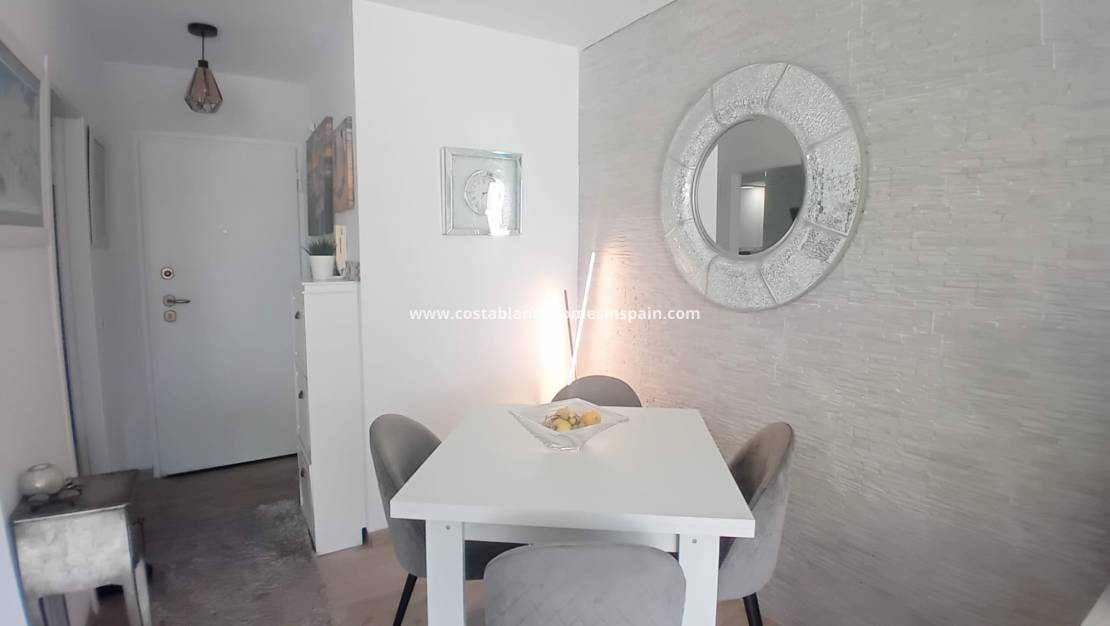 Resale - Apartment - Punta Prima