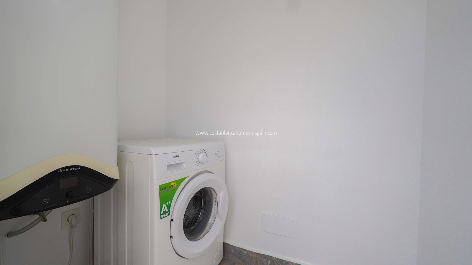 Resale - Apartment - Torrevieja - Aguas Nuevas