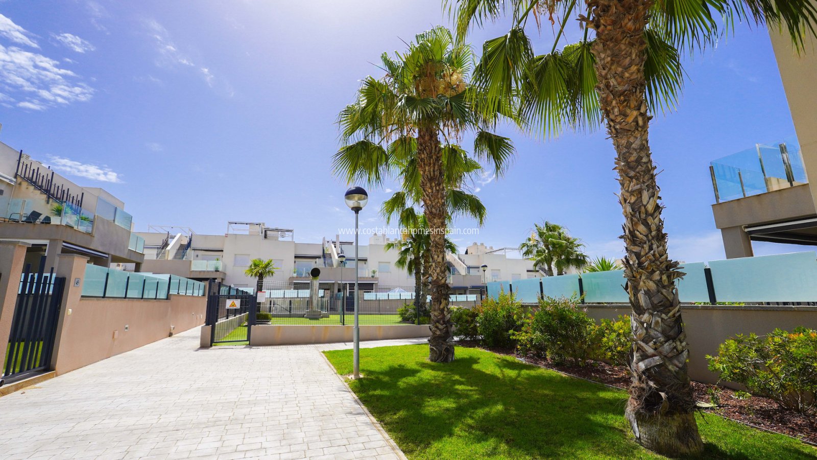 Resale - Apartment - Torrevieja - Aguas Nuevas