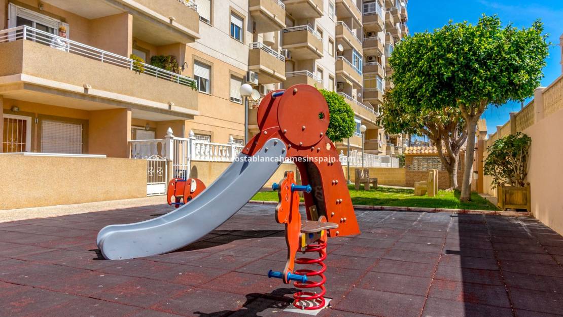 Resale - Apartment - Torrevieja - Centro