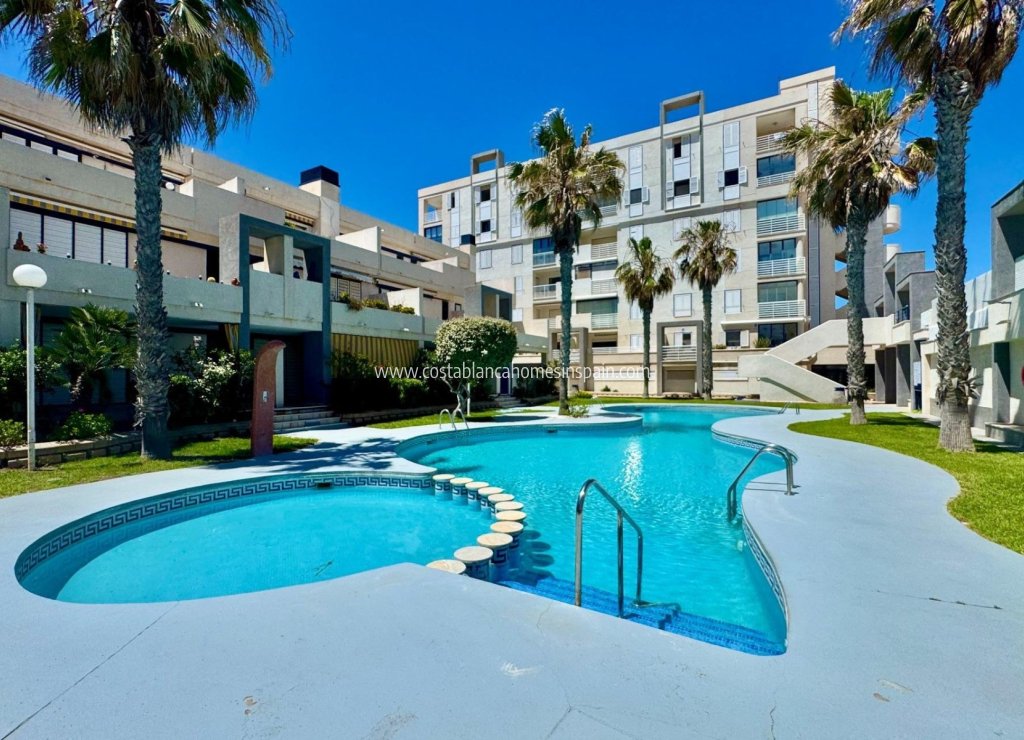 Resale - Apartment - Torrevieja - La Mata