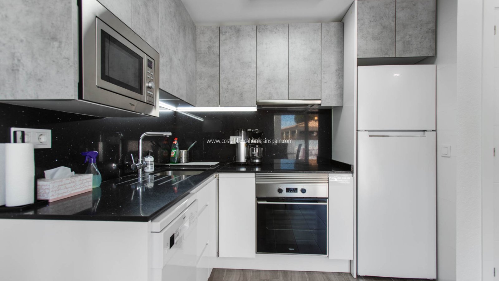 Resale - Apartment - Torrevieja - Lago jardin