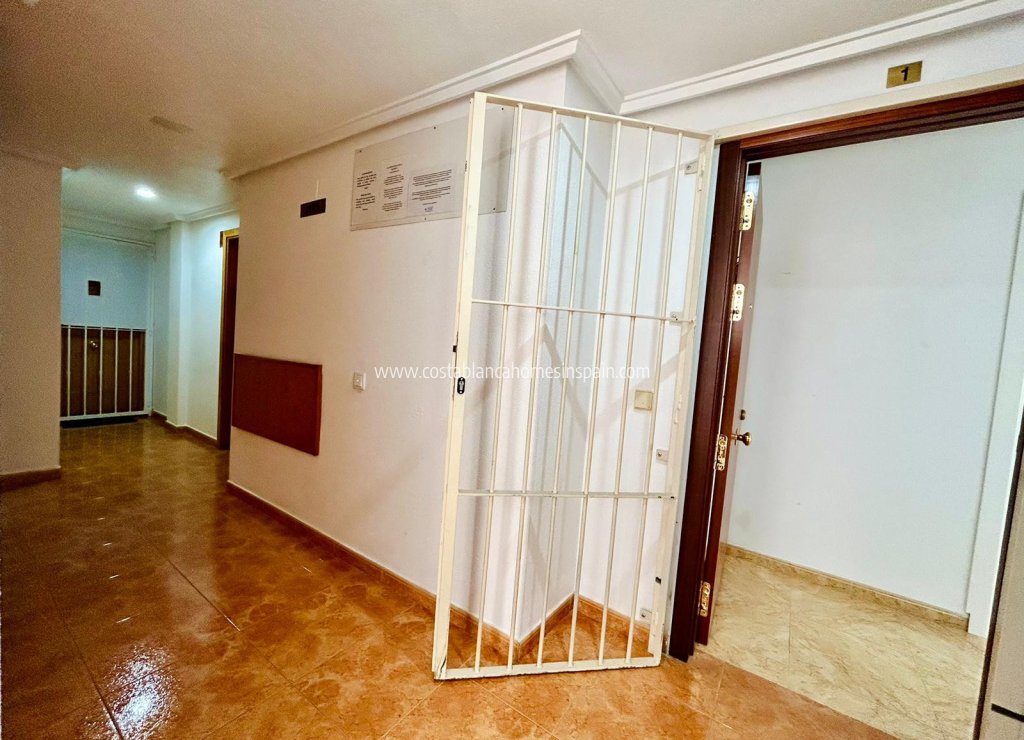 Resale - Apartment - Torrevieja