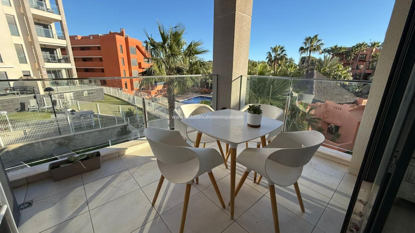 Resale - Apartment - Villamartin