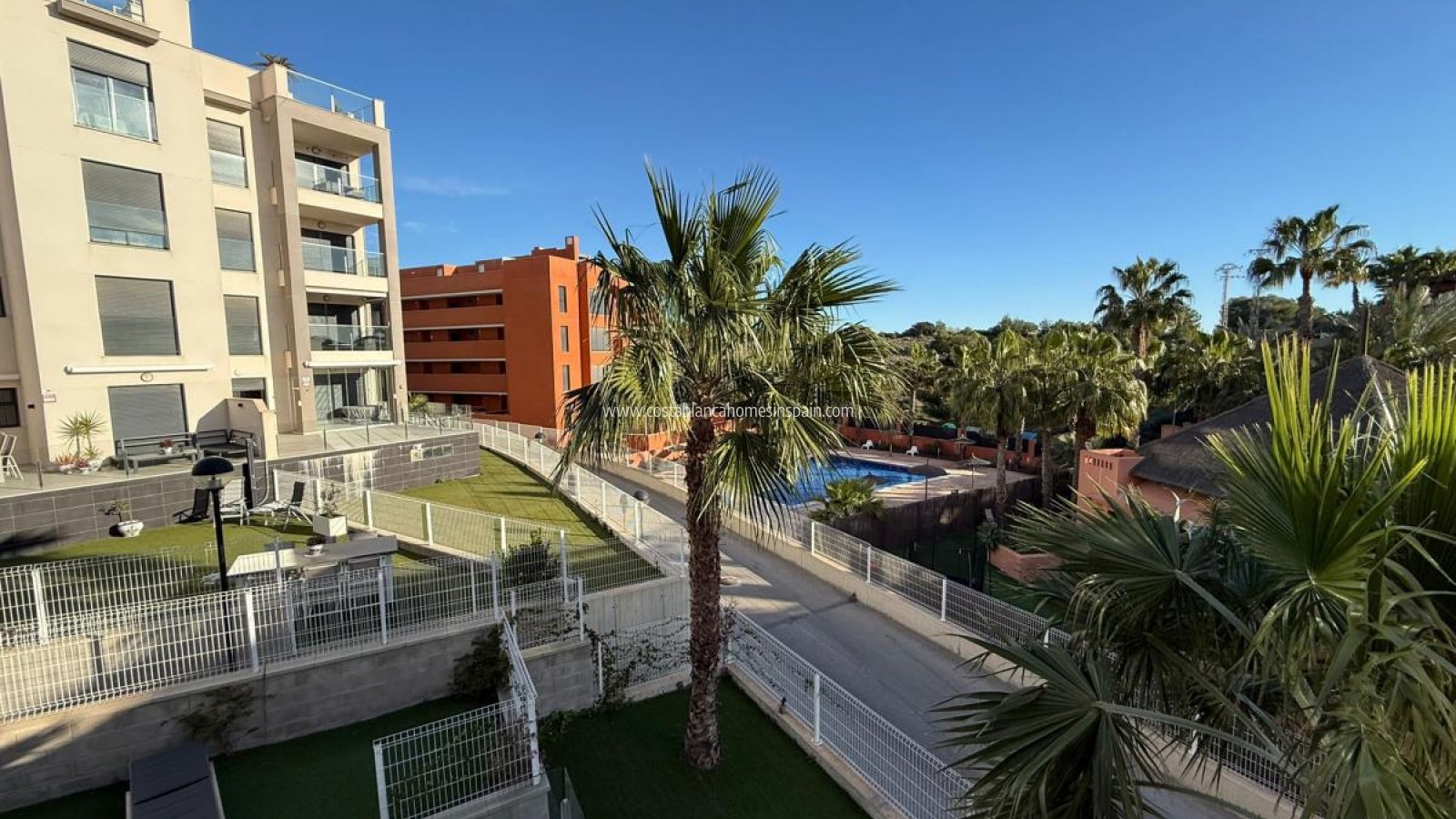 Resale - Apartment - Villamartin
