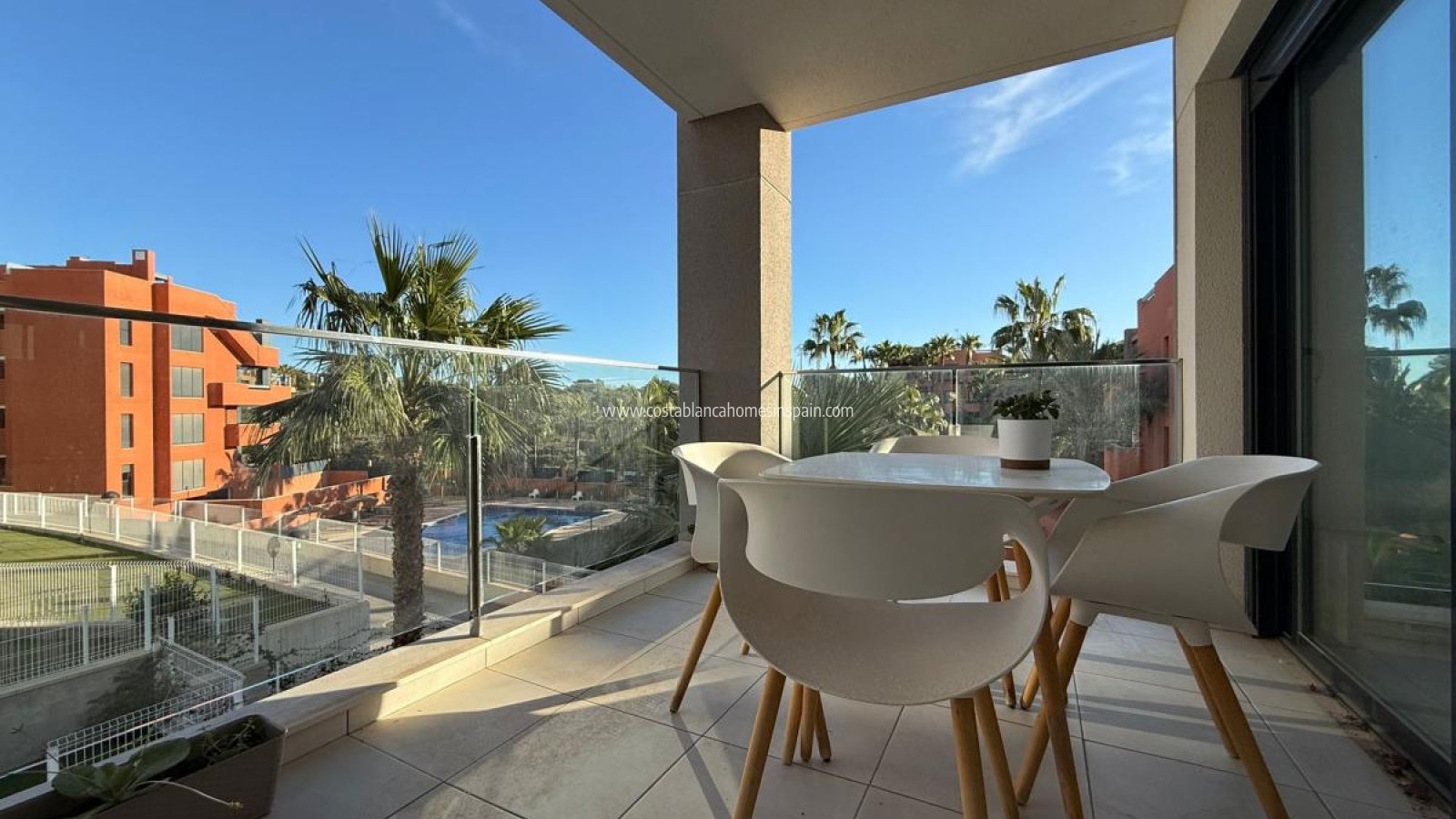 Resale - Apartment - Villamartin